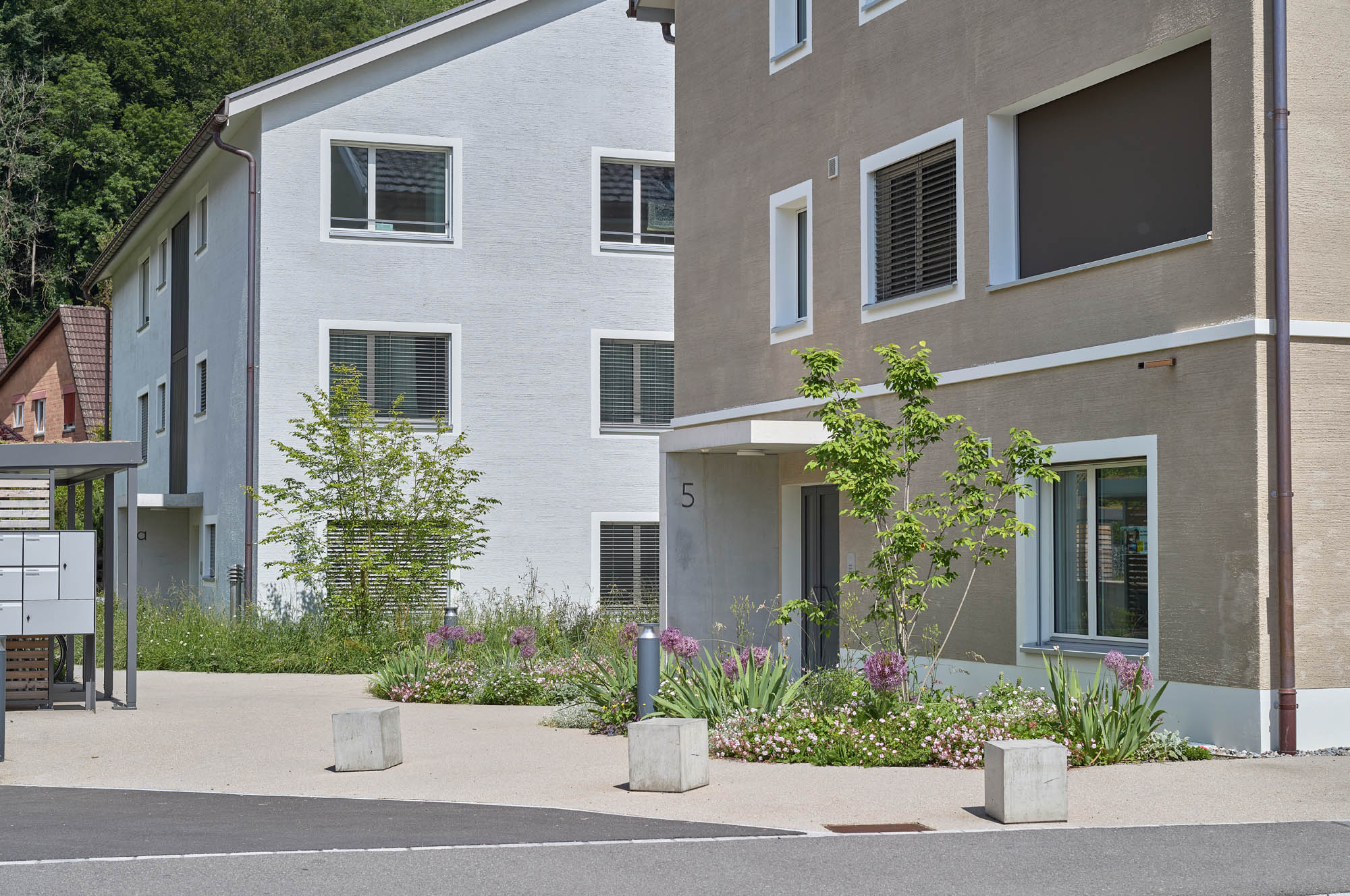 Neubau 3 Mehrfamilienhäuser, Ebertswilerstrasse 3+5 mit Einstellhalle, Hausen a.A.